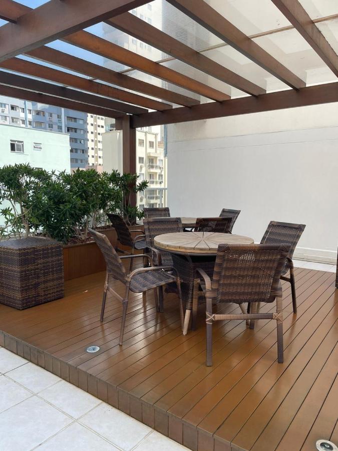 Apartamento Com 3 Dormitórios *